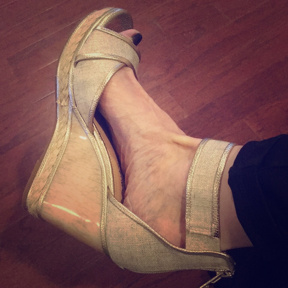 Antonio Melani Alana Wedges